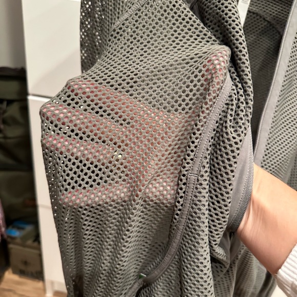 Lulu lemon jacket size 10 - Picture 3 of 3